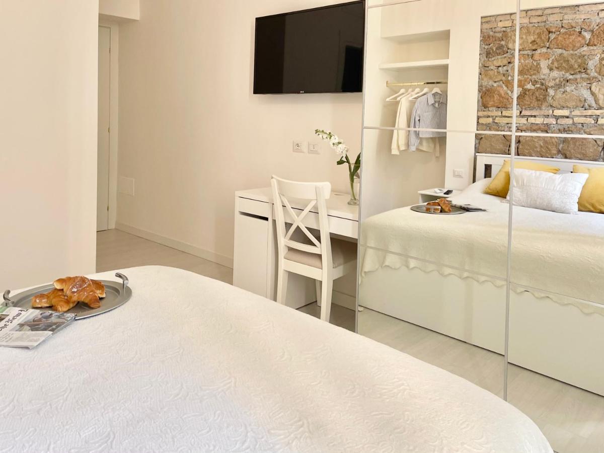 The Savoy Suite โรม ภายนอก รูปภาพ